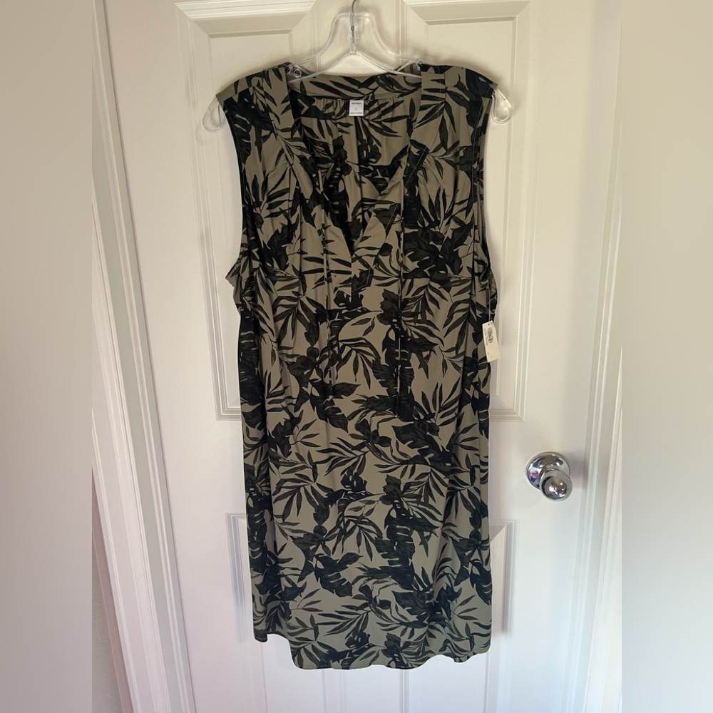 Old Navy Green Floral Dress